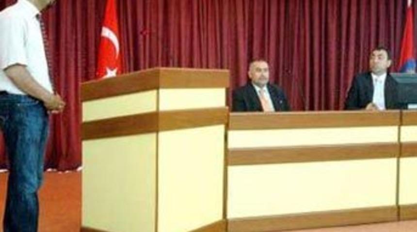 Vali'den 'top sakal' fır&ccedil;ası