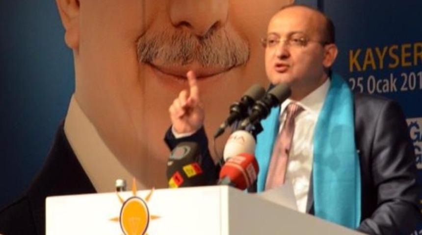 Akdoğan: 12 yılda hem şeytan taşladık hem de tavaf ettik