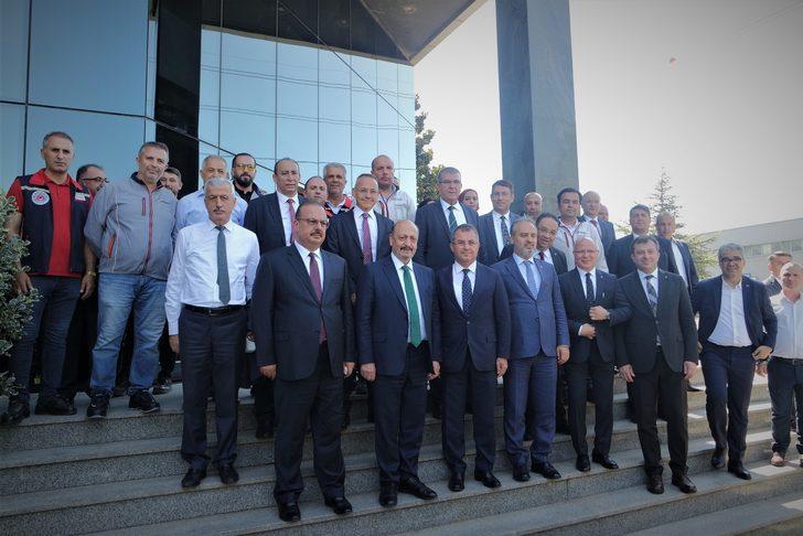 Çalışma ve Sosyal Güvenlik Bakanı Bilgin, Bursa'da sendika ziyaretinde konuştu: G4