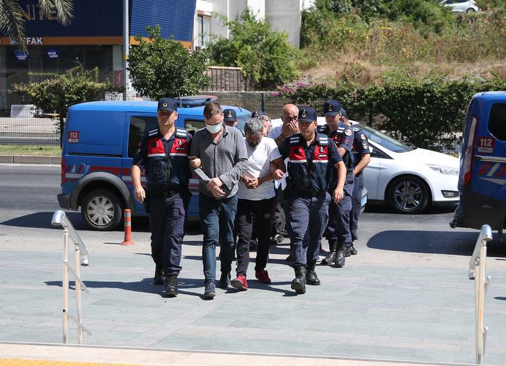 Antalya'da kendilerini "istihbaratçı" olarak tanıtan 5 kişi yakalandı G1