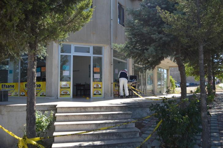 Afyonkarahisar'da tabancayla 1 kişiyi öldürüp 2 kişiyi yaralayan zanlı aranıyor G2