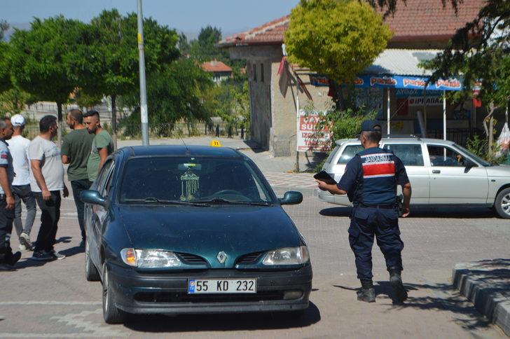 Afyonkarahisar'da tabancayla 1 kişiyi öldürüp 2 kişiyi yaralayan zanlı aranıyor G4