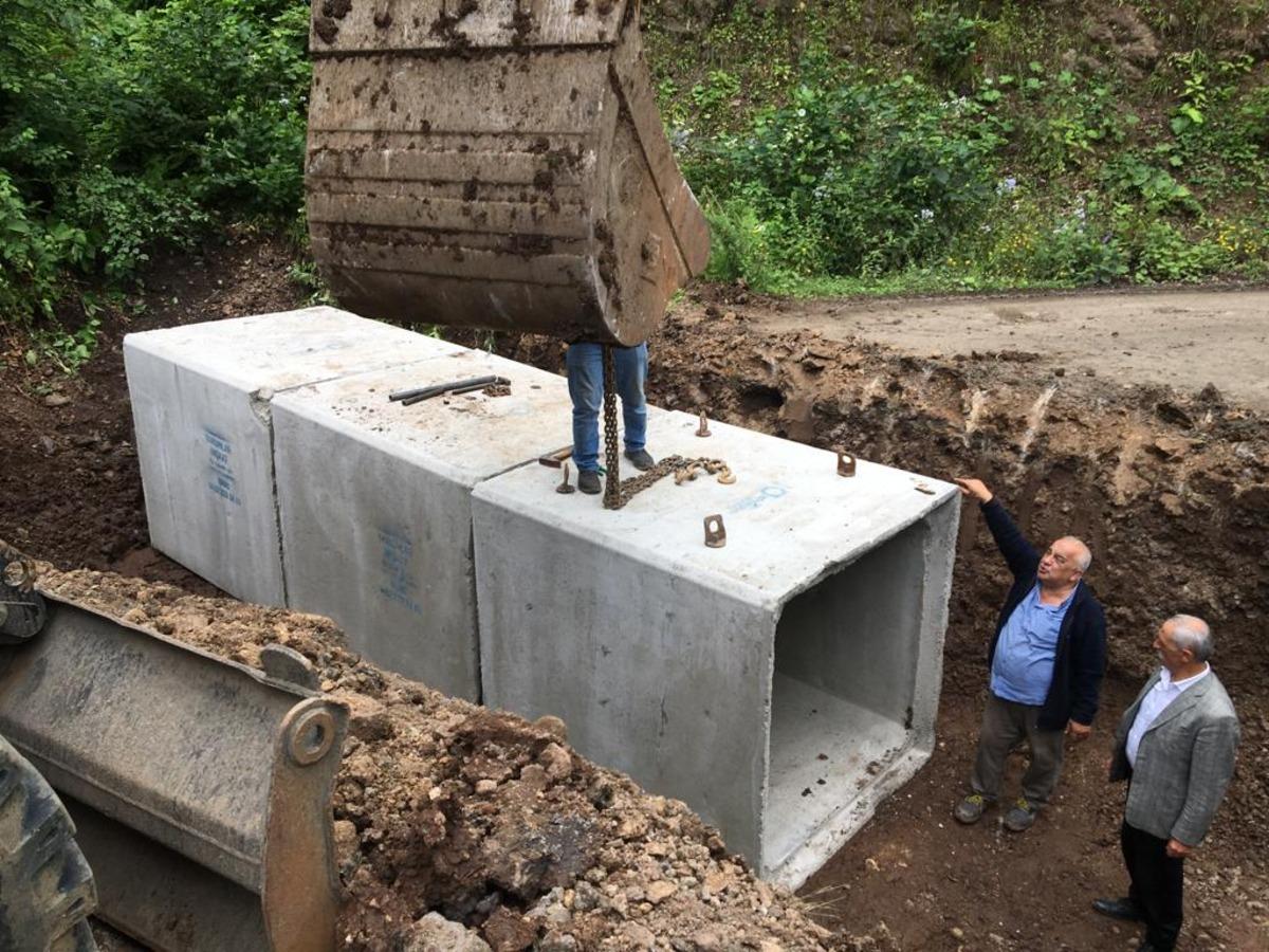 Ordu'da şiddetli yağışın yol a&ccedil;tığı hasarın giderilmesi i&ccedil;in &ccedil;alışmalar s&uuml;r&uuml;yor