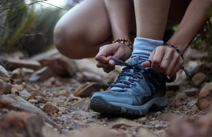 Gittiğiniz tatillerde kamplarda bir numaralı eşyanız olacak hem rahat hem dayanıklı yürüyüş ayakkabıları