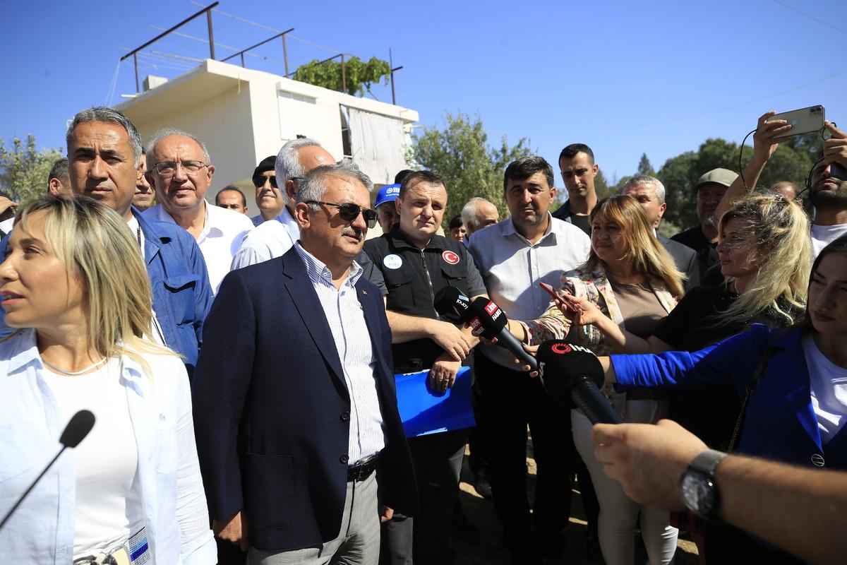 Antalya Valisi Yazıcı, Manavgat'taki orman yangını b&ouml;lgesinde incelemelerde bulundu: