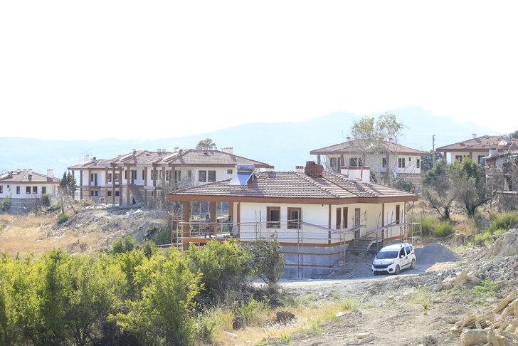 Antalya Valisi Yazıcı, Manavgat'taki orman yangını bölgesinde incelemelerde bulundu: G5