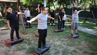 Düzce'de Kusursuz Kafenin özel çalışanlarına egzersiz