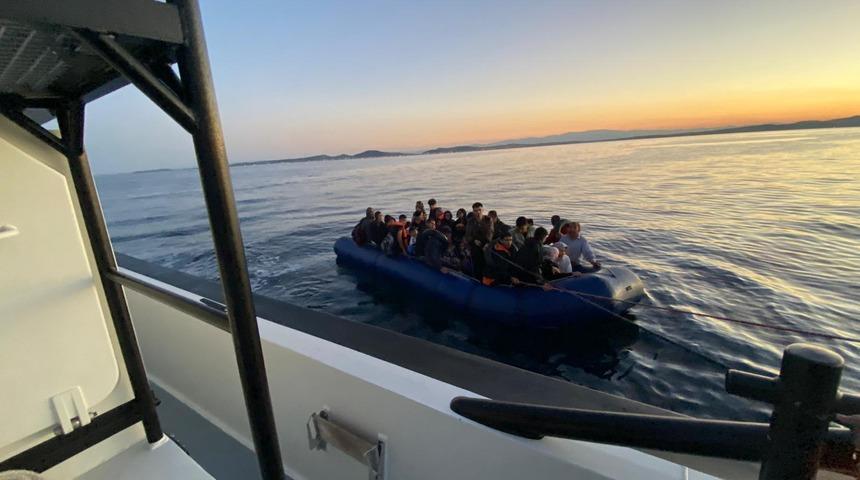 Ayvalık açıklarında 58 düzensiz göçmen kurtarıldı