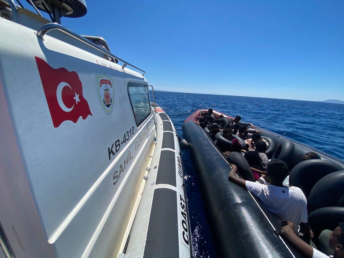 İzmir'de 116 d&uuml;zensiz g&ouml;&ccedil;men, G&ouml;&ccedil; İdaresi'ne sevk edildi