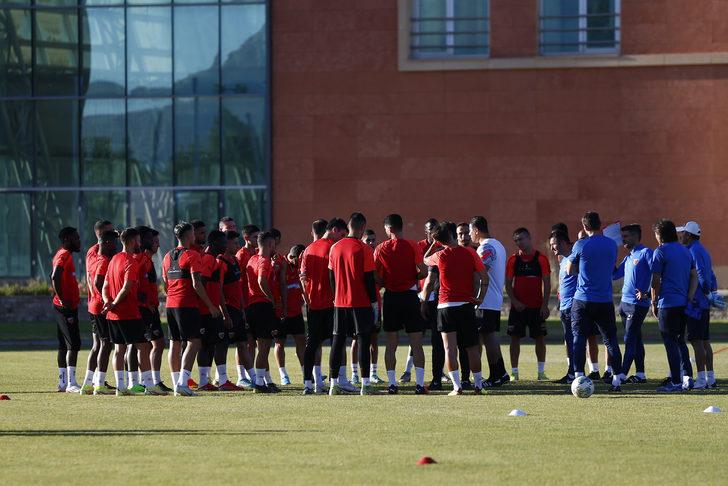 Kayserispor, ligin ilk haftasındaki Beşiktaş maçına odaklandı G5