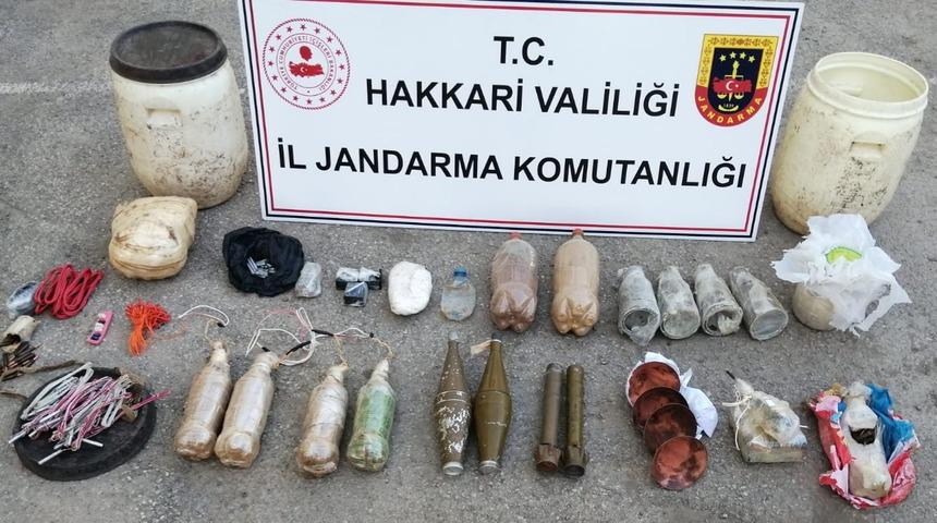 Hakkari'deki terör operasyonunda mühimmat ve patlayıcı ele geçirildi