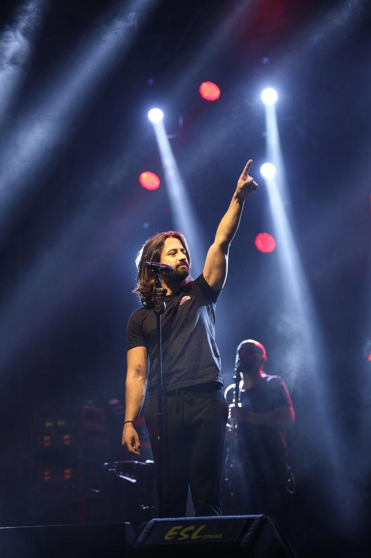 Şarkıcı Koray Avcı, Elbistan Festivali'nde sahne aldı G2