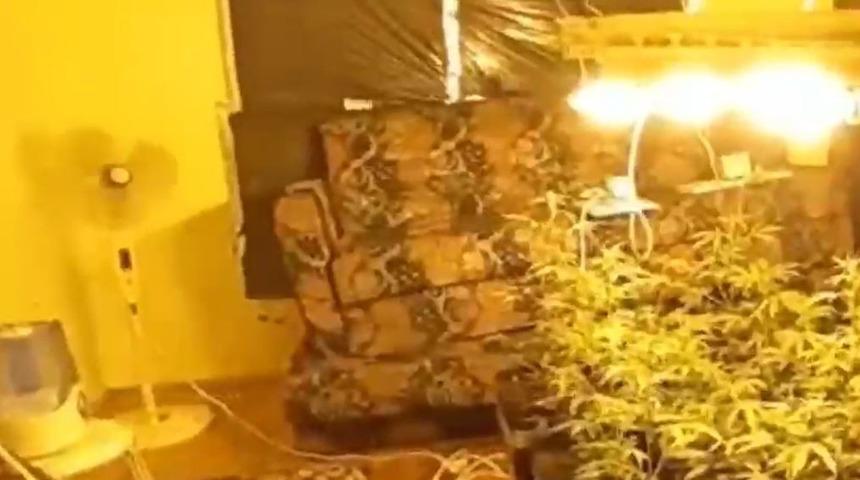 Kiraladıkları evde yaptıkları "pes" dedirtti! Bulaşık makinesinden bile çıktı