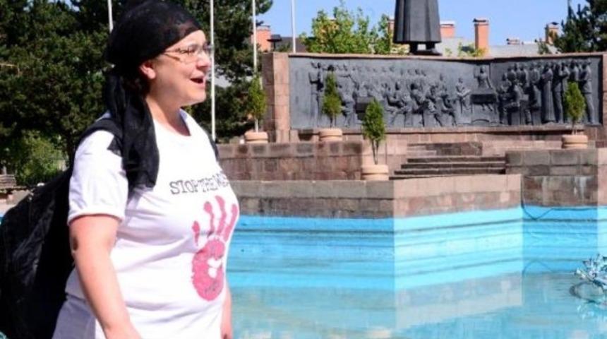 Erzurum'da tek kişilik Suru&ccedil; protestosu