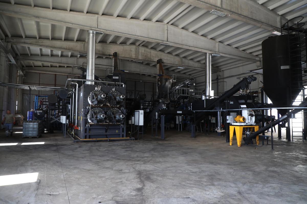 &Ccedil;ay &ccedil;&ouml;p&uuml;nden mangal k&ouml;m&uuml;r&uuml; &uuml;retimi devam ediyor