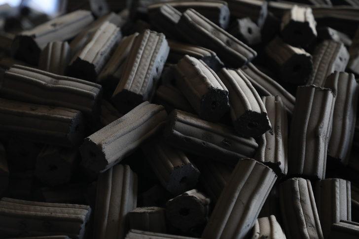 Çay çöpünden mangal kömürü üretimi devam ediyor G2