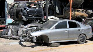 Yurt dışından getirdikleri lüks araçları Türkiye'de parçalayıp yüksek fiyata satıyorlar