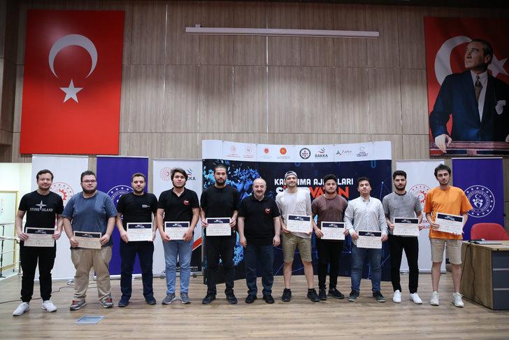 Bakan Varank'tan CHP'li Özgür Özel'e "dayı" göndermesi: G4