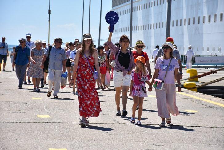 Astoria Grande kruvaziyeri 320 yolcusuyla ikinci kez Sinop'a geldi G2