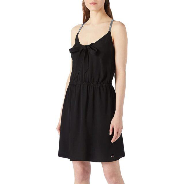 Duygu Özaslan'ın beğeni yağmuruna tutulan fotoğrafındaki siyah elbiseyi beğenenlere alternatif niteliğinde uygun fiyatlı öneriler