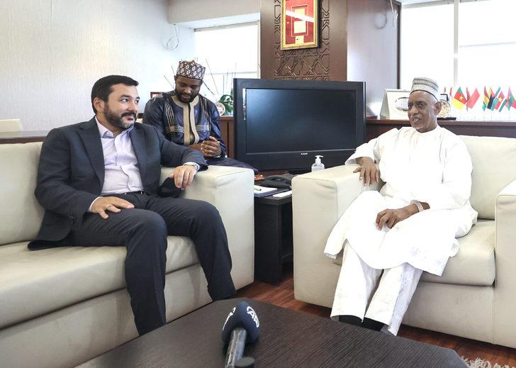 Eski Nijer Başbakanı Algabid, İslam İşbirliği Gençlik Forumunu ziyaret etti G1