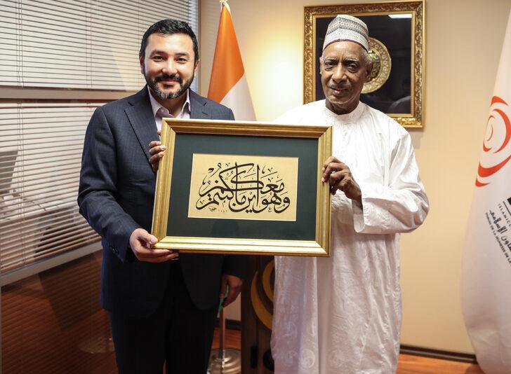 Eski Nijer Başbakanı Algabid, İslam İşbirliği Gençlik Forumunu ziyaret etti G3