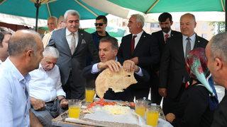 Türkiye Değişim Partisi Genel Başkanı Sarıgül Iğdır'da esnafı ziyaret etti