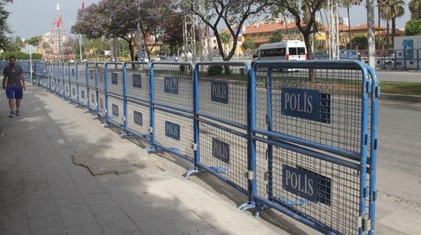 'Canlı bomba' endişesi Adana'da 1 Mayıs kutlamasını iptal ettirdi