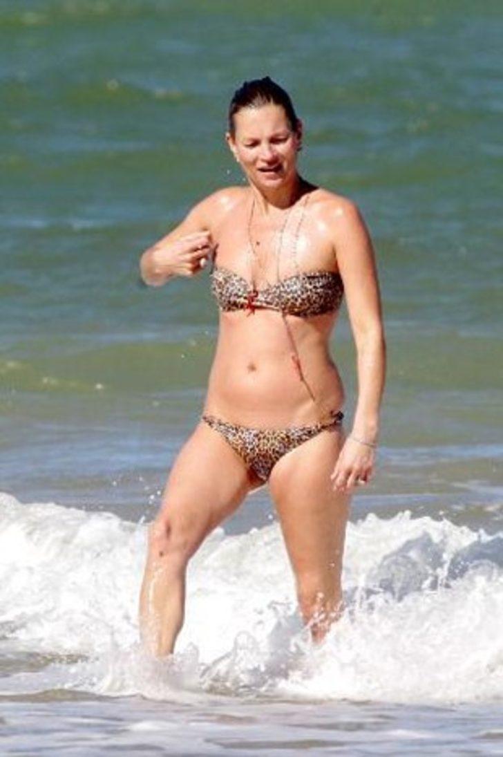 Kate Moss'tan transseksüel öpücük G1