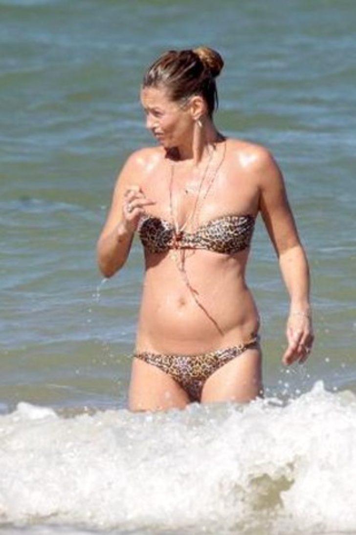 Kate Moss'tan transseksüel öpücük G3