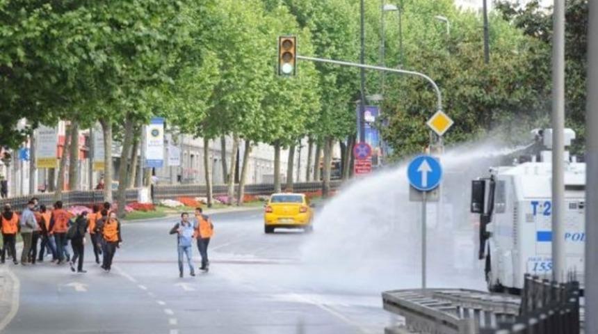 Taksim'e gitmek isteyen gruba polis müdahalesi