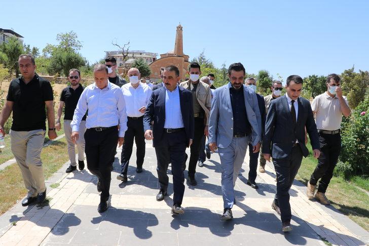 Trafik kazasında hayatını kaybeden Mehmet Nimet Kaya'nın cenazesi Siirt'te defnedildi G3