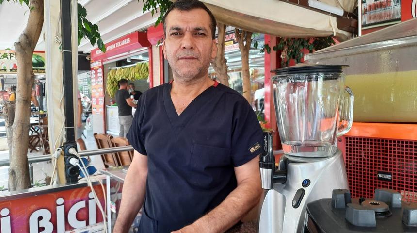 Mersin'de kafenin kasasından para çalınması güvenlik kamerasında
