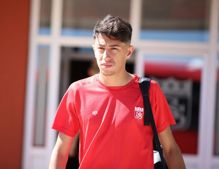 Sivasspor'un yarın Trabzonspor ile oynayacağı maçın kamp kadrosu belli oldu G2