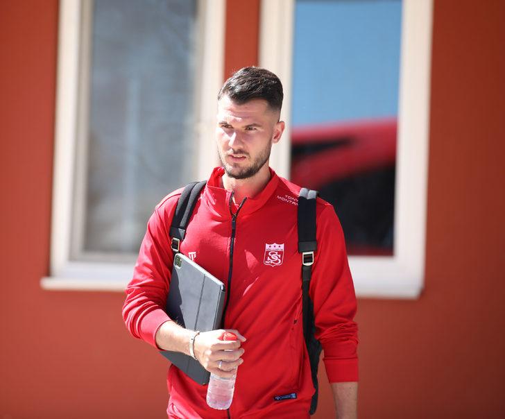 Sivasspor'un yarın Trabzonspor ile oynayacağı maçın kamp kadrosu belli oldu G3