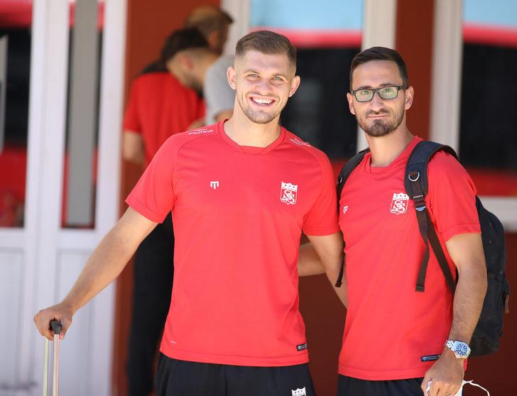 Sivasspor'un yarın Trabzonspor ile oynayacağı maçın kamp kadrosu belli oldu G4