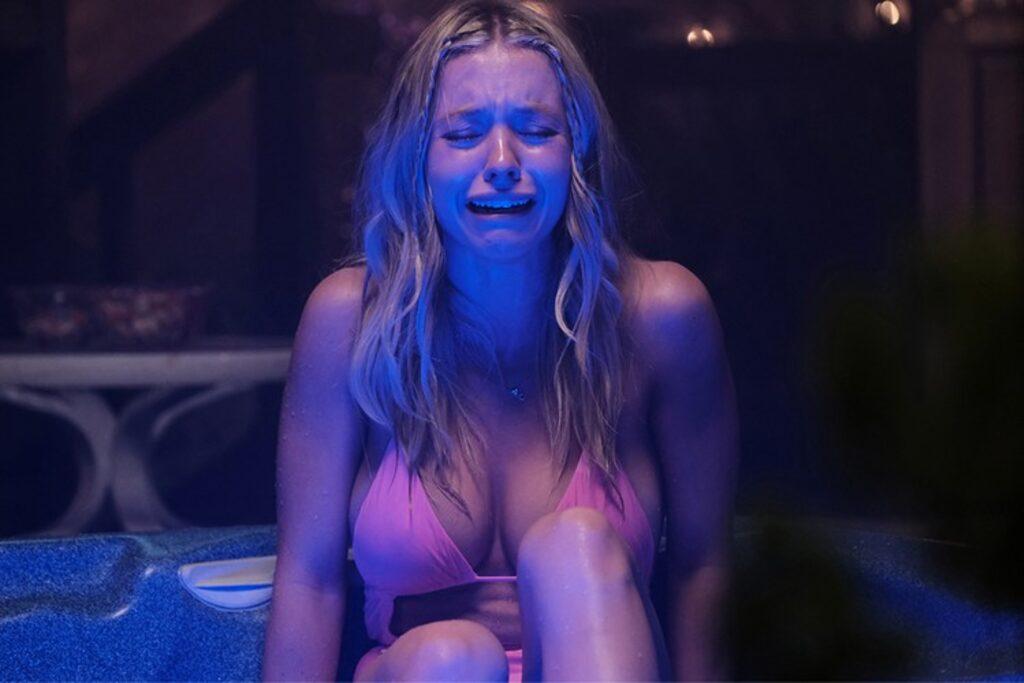 https___hypebeast.com_wp-content_blogs.dir_6_files_2022_01_sydney-sweeney-euphoria-hbo-max-cassie-howard-episode-four-00