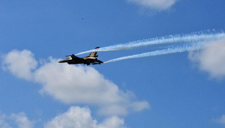 SOLOTÜRK, Ordu'da gösteri uçuşu yaptı G1