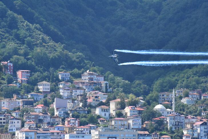 SOLOTÜRK, Ordu'da gösteri uçuşu yaptı G4