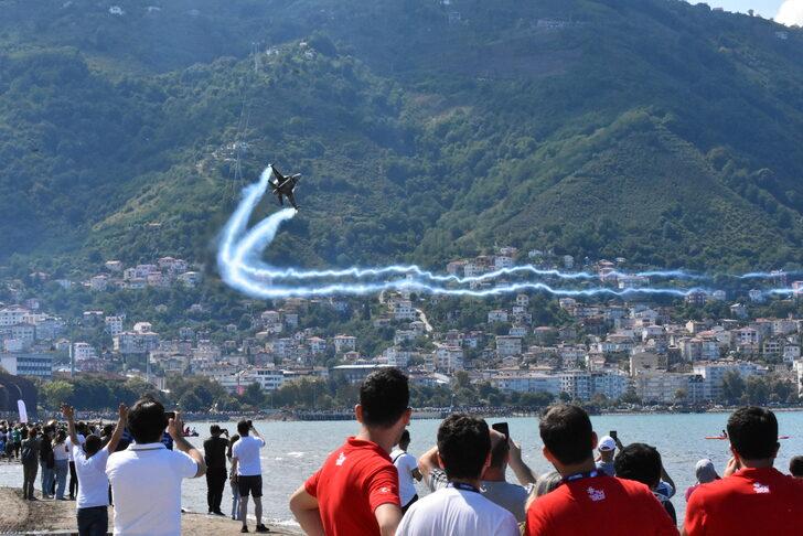 SOLOTÜRK, Ordu'da gösteri uçuşu yaptı G5