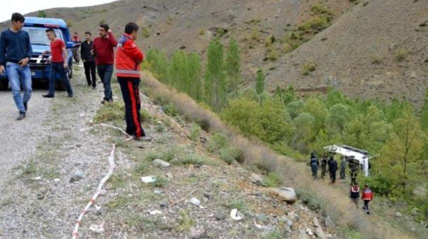 Kayseri'de tur otobüsü devrildi: 27 yaralı