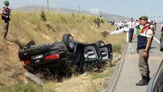 AK Partili vekilin de içinde bulunduğu araç kaza yaptı: 2 ölü