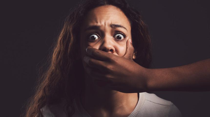 Klip çekiminde dehşeti yaşadılar! Hem soyuldular, hem tecavüze uğradılar