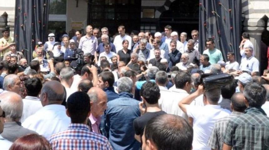 DTK Eşbaşkanı Dicle: Can kayıplarının sorumlusu en başta h&uuml;k&uuml;mettir