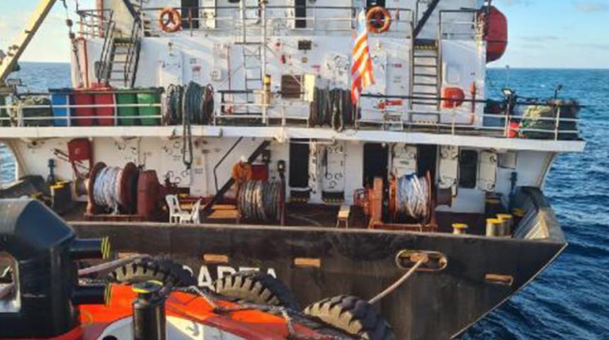 Arızalanan gemi nedeniyle ulaşımı aksatmıştı! İstanbul Boğazı &ccedil;ift y&ouml;nl&uuml; trafiğe a&ccedil;ıldı