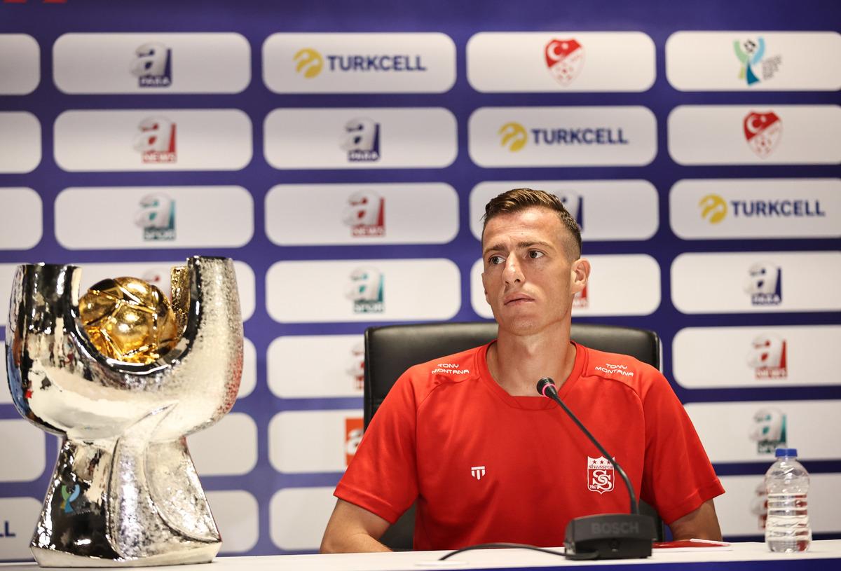 Turkcell S&uuml;per Kupa ma&ccedil;ının ortak basın toplantısı yapıldı