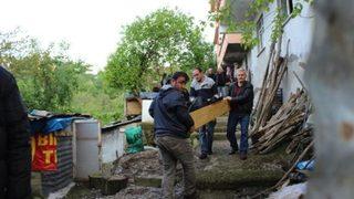 Boşanmak isteyen eşini öldürüp intihar etti