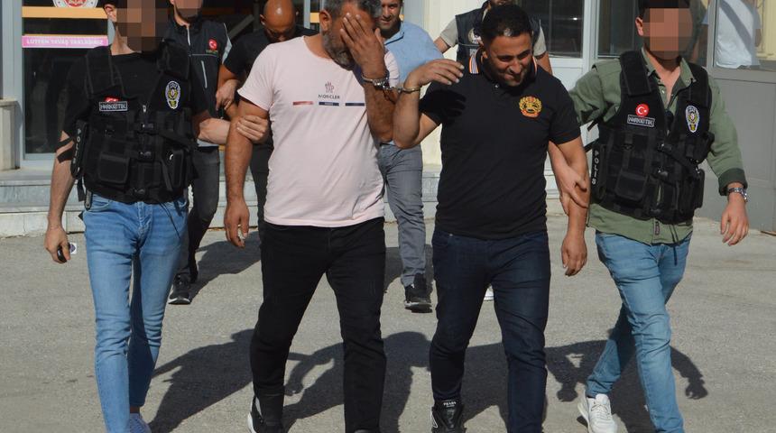 Afyonkarahisar'daki uyuşturucu operasyonunda yakalanan 4 zanlı tutuklandı