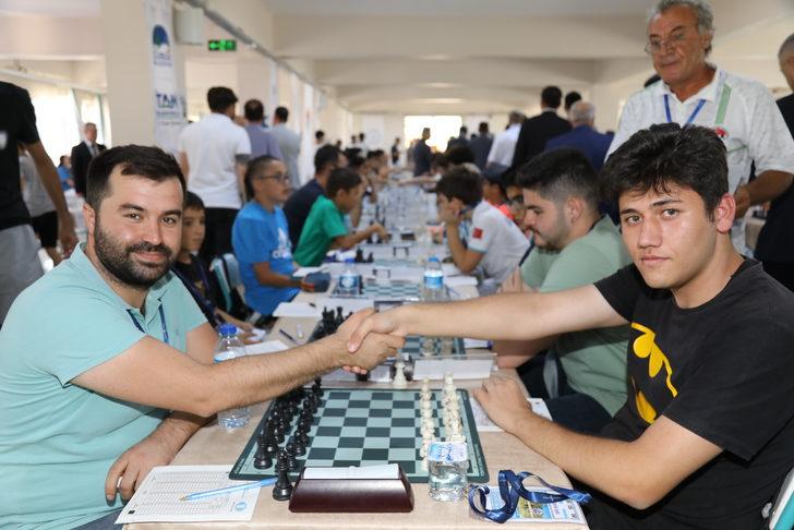 Çubuk Belediyesi 7. Uluslararası Satranç Turnuvası başladı G3