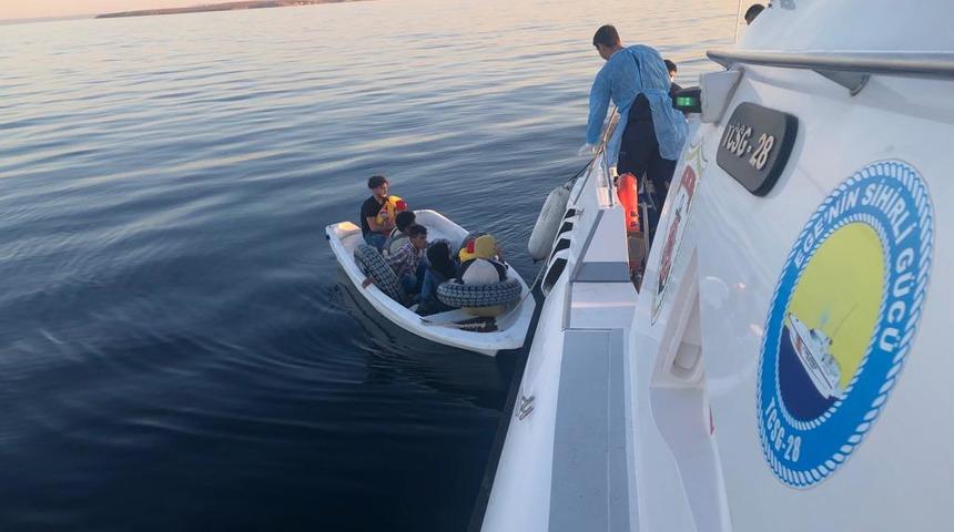 Ayvalık açıklarında 8 düzensiz göçmen kurtarıldı